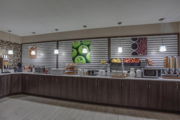 La Quinta by Wyndham Batavia image 5